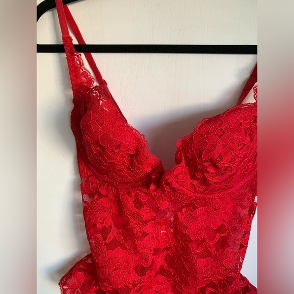 Vintage 1990s Victoria's Secret Gold Label Red Lace Bodysuit - Picture 2 of 4